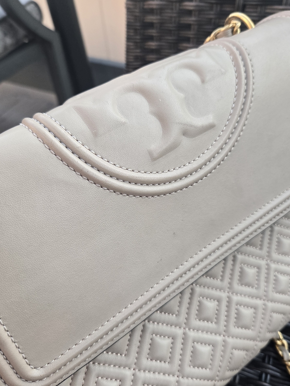 Tory Burch Beige Quilted Leather Chain Shoulder Bag - Picture 13 of 17